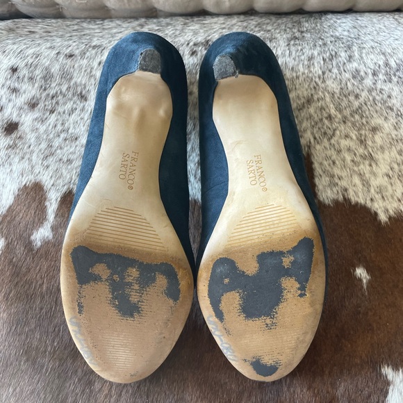 Franco Sarto size 8 navy blue heels - Picture 4 of 5